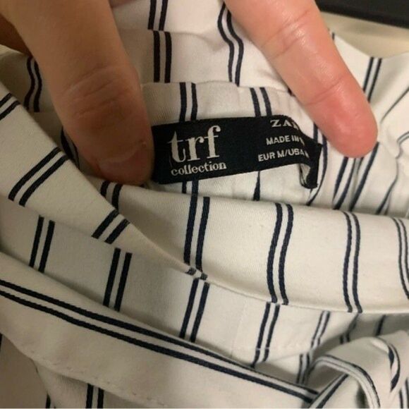 Zara Navy and White Striped Paperbag Shorts Size Medium - Picture 4 of 9